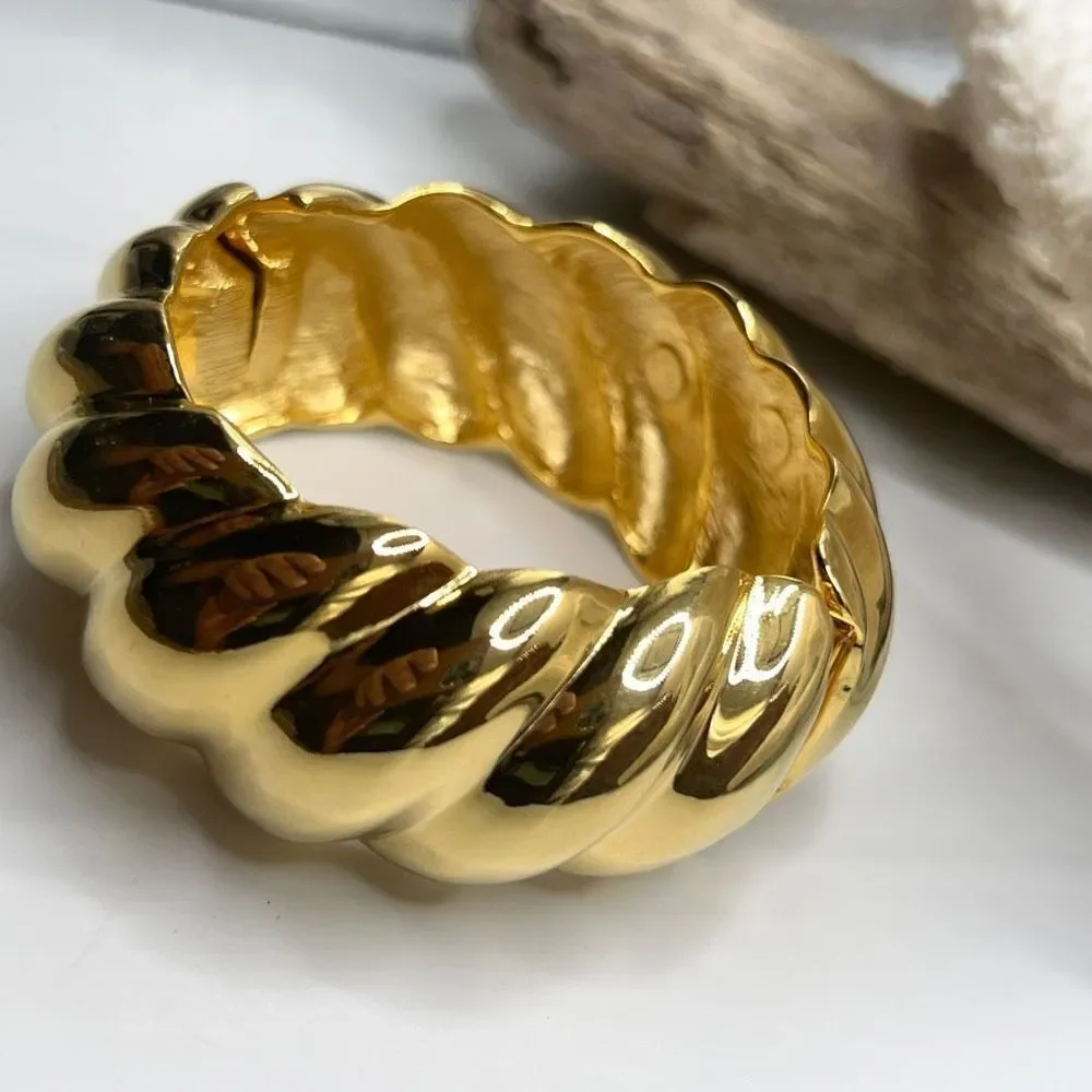 Polished Gold Twist Bangle Hinged Bracelet Kenneth Jay Lane - Picture 7 of 12